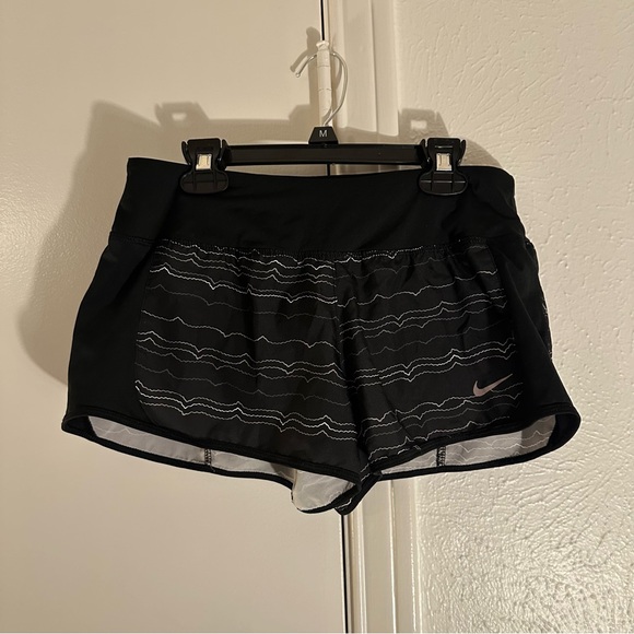 Dri Fit Nike Athletic Shorts Women Size Small - Picture 9 of 13